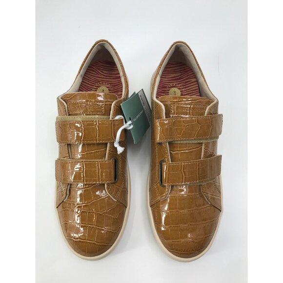 Revitalign Malibu Bella Orthotic Patent Strap Sneaker Tan Croc 9.5D Wide NEW - Picture 2 of 7